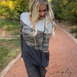 NWOT Vanilla Bay Camo Top. Large